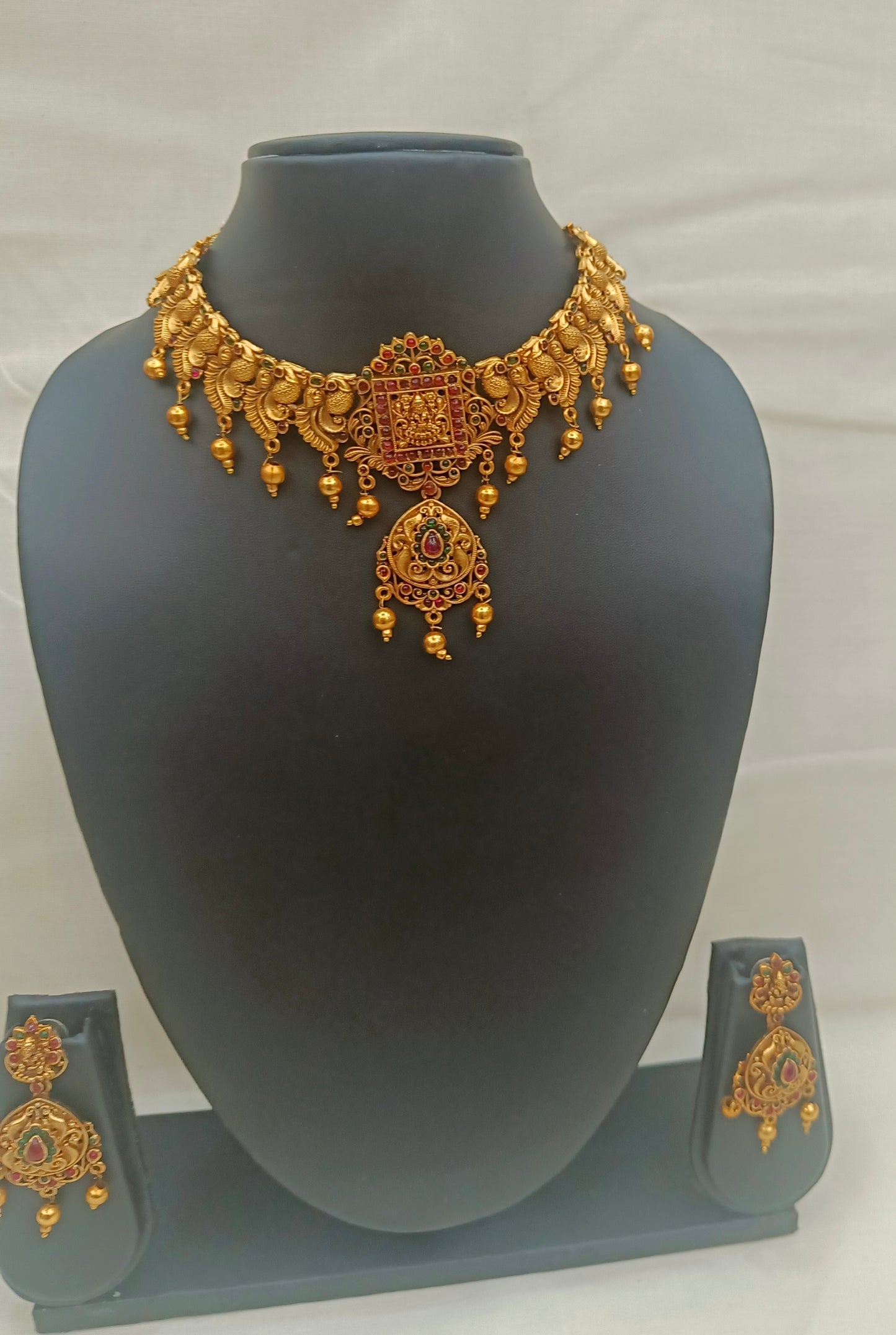 “Traditional Temple Choker Set with Ruby Stone & Gold Beads”