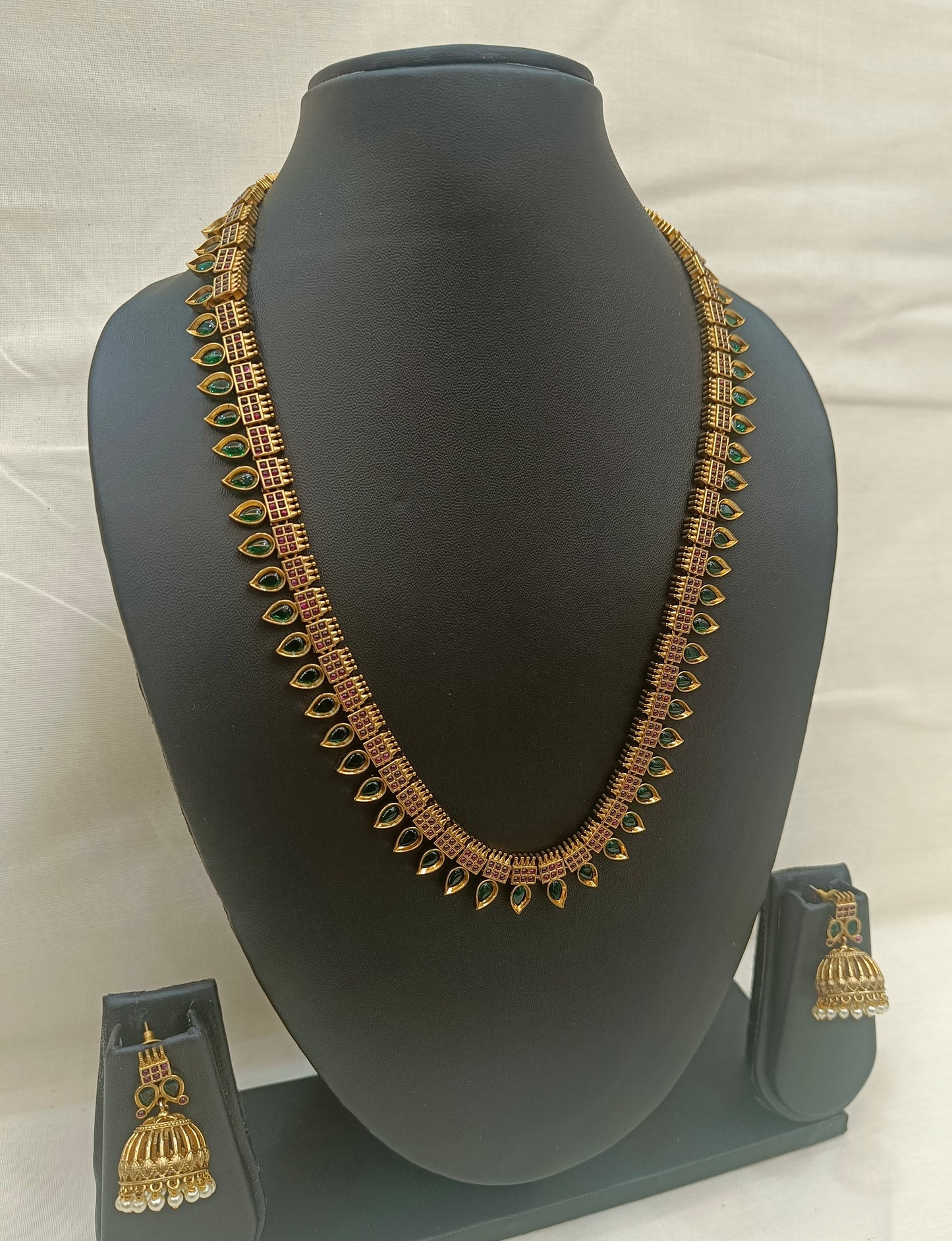 Traditional Necklace with Earrings (Set)