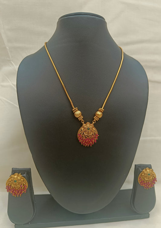 🌺 Antique Gold-Plated Floral Necklace Set with Red Beads & Matching Earrings 🌺