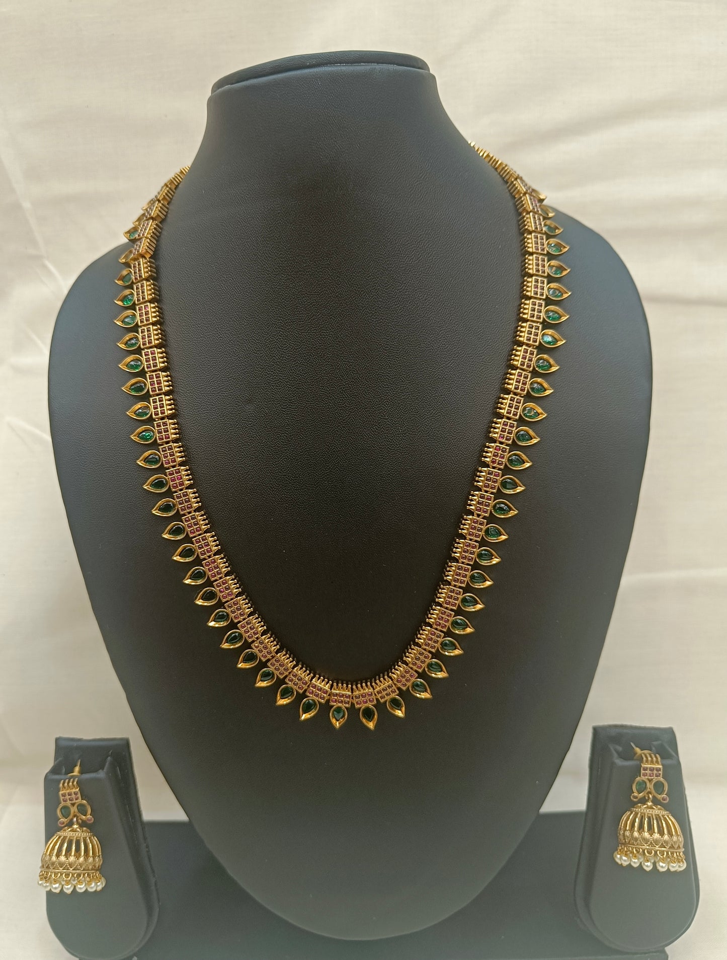 Traditional Necklace with Earrings (Set)