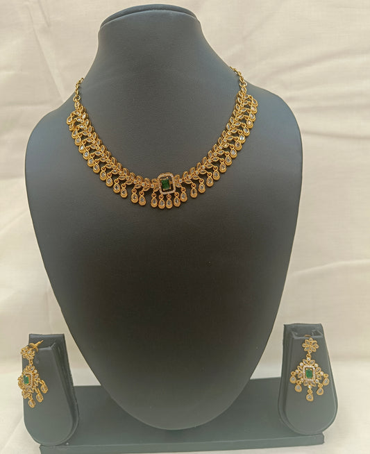 ✨ Antique Gold Emerald Green Stone Choker Necklace Set with Matching Earrings ✨