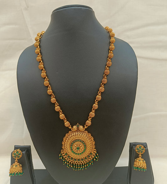 ✨ Antique Gold Lakshmi Pendant Necklace Set with Green Bead Detailing ✨
