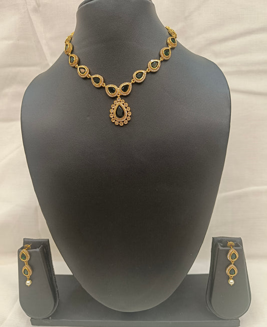 ✨ Antique Gold Green Stone Necklace Set ✨