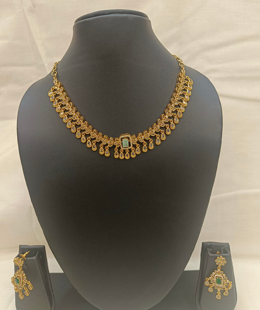 ✨ Antique Gold Emerald Stone Necklace Set with Elegant Dangling Detailing ✨