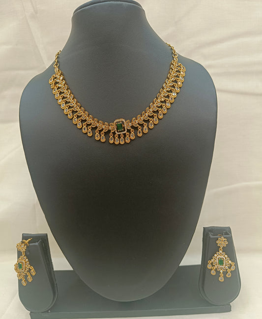 ✨ Antique Gold Emerald Green Stone Choker Necklace Set with Matching Earrings ✨