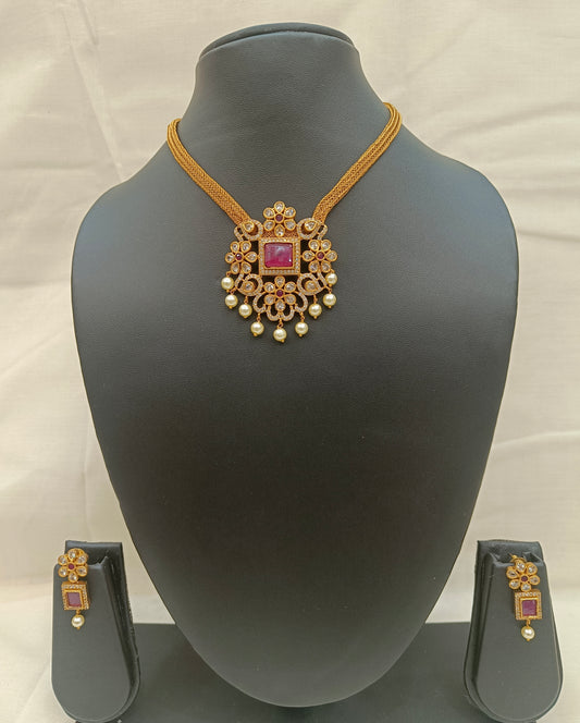 ✨ Antique Gold Choker Necklace Set with Ruby & Pearl Detailing ✨
