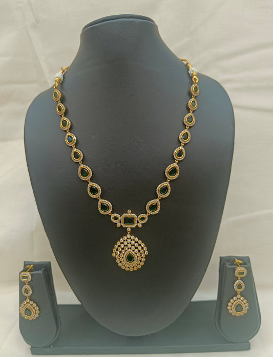✨ Antique Gold Green Stone Necklace Set with Teardrop Pendant ✨