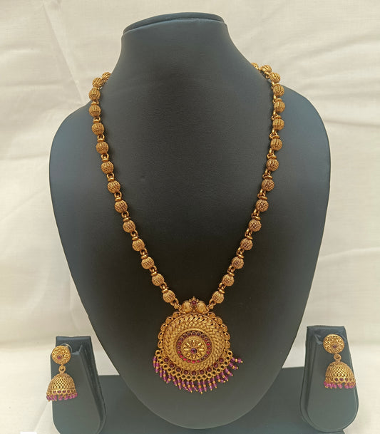 ✨ Antique Gold Lakshmi Pendant Necklace Set with Ruby Bead Detailing ✨