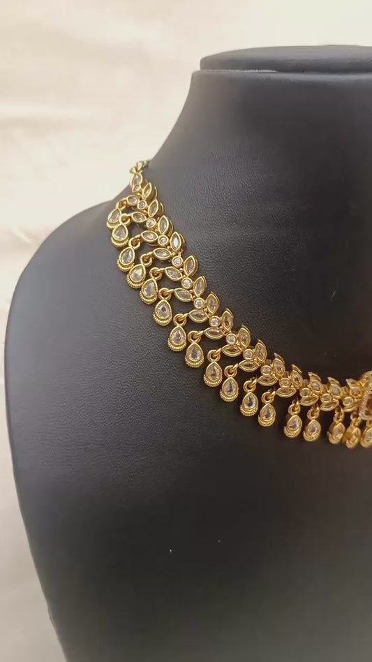 ✨ Antique Gold Pink Stone Choker with Contrast Green Earrings ✨
