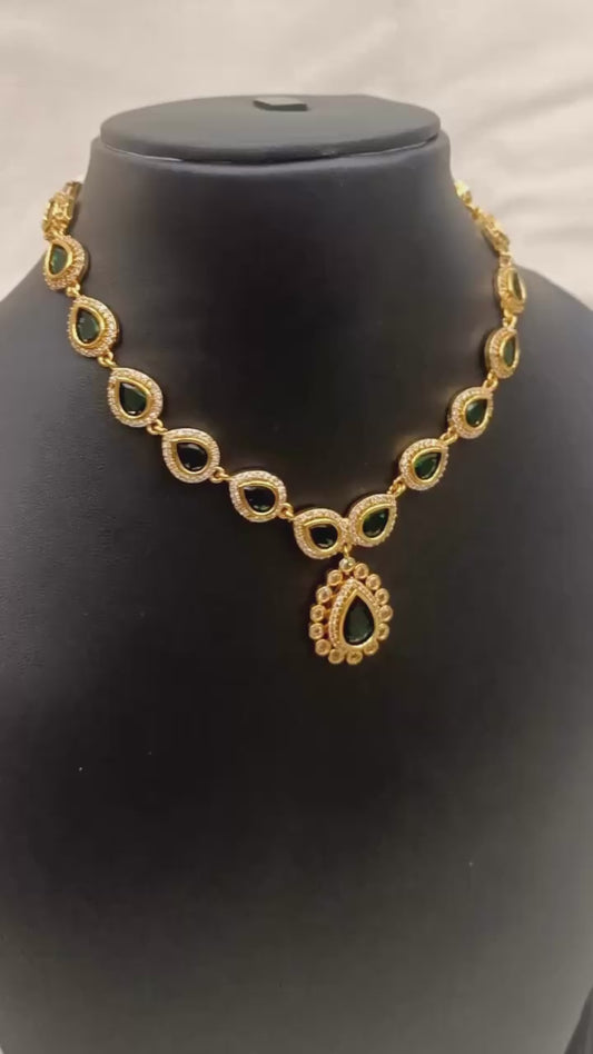 ✨ Antique Gold Green Stone Necklace Set ✨